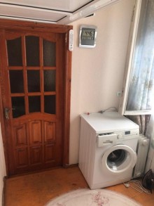 Satılır Köhnə Tikili, Nəsimi.r, 5-ci mikrorayon, Memar Əcəmi.m-7