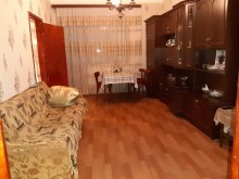 Satılır Köhnə Tikili, Nəsimi.r, 4-cü mikrorayon, Memar Əcəmi.m-1