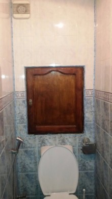 Satılır Köhnə Tikili, Binəqədi.r, 8-ci mikrorayon, Azadlıq.m-10