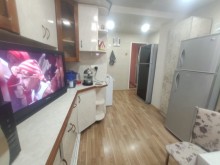 Satılır Köhnə Tikili, Yasamal.r, Yasamal, İnşaatçılar.m-1