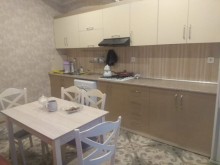 Satılır Yeni Tikili, Binəqədi.r, 8-ci mikrorayon, Azadlıq.m-1