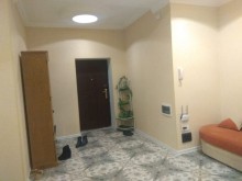 Satılır Yeni Tikili, Binəqədi.r, 8-ci mikrorayon, Azadlıq.m-7
