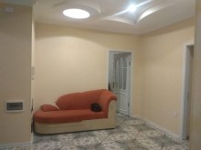 Satılır Yeni Tikili, Binəqədi.r, 8-ci mikrorayon, Azadlıq.m-9