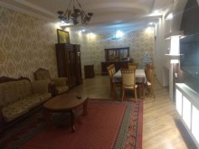 Satılır Yeni Tikili, Binəqədi.r, 8-ci mikrorayon, Azadlıq.m-11