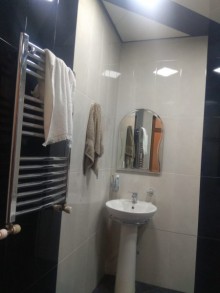 Satılır Yeni Tikili, Binəqədi.r, 8-ci mikrorayon, Azadlıq.m-17