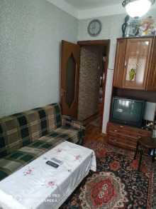 Satılır Köhnə Tikili, Binəqədi.r, 8-ci mikrorayon, Azadlıq.m-6