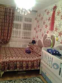 Satılır Köhnə Tikili, Binəqədi.r, 8-ci mikrorayon, Gənclik.m-11