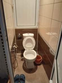 Satılır Köhnə Tikili, Binəqədi.r, 7-ci mikrorayon, Dərnəgül.m-10