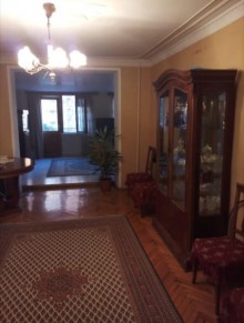 Satılır Köhnə Tikili, Yasamal.r, Elmlər Akademiyası.m-2