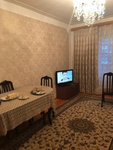 Satılır Köhnə Tikili, Binəqədi.r, 9-cu mikrorayon, Nəsimi.m-1