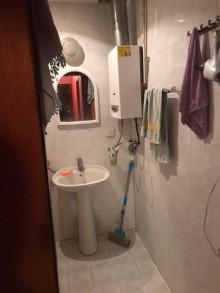Satılır Köhnə Tikili, Binəqədi.r, 9-cu mikrorayon, Nəsimi.m-9