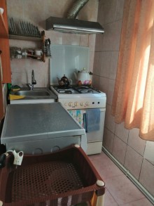 Satılır Köhnə Tikili, Nəsimi.r, 4-cü mikrorayon, Memar Əcəmi.m-9