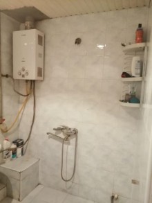 Satılır Köhnə Tikili, Nəsimi.r, 4-cü mikrorayon, Memar Əcəmi.m-13
