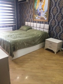 Satılır Köhnə Tikili, Binəqədi.r, 8-ci mikrorayon, Azadlıq.m-3