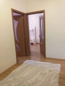 Satılır Köhnə Tikili, Nizami.r, 8-ci kilometr, Xalqlar Dostluğu m..m-8