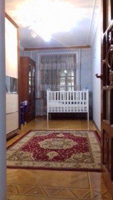 Satılır Köhnə Tikili, Nizami.r, 8-ci kilometr, Neftçilər.m-10
