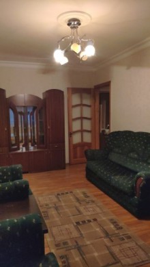 Satılır Köhnə Tikili, Yasamal.r, Yasamal, İnşaatçılar.m-3