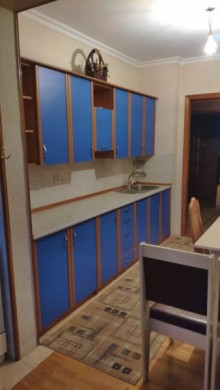 Satılır Köhnə Tikili, Yasamal.r, Yasamal, İnşaatçılar.m-8