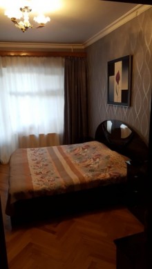 Satılır Köhnə Tikili, Yasamal.r, 20 Yanvar.m-7