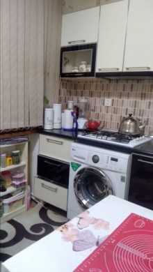 Satılır Köhnə Tikili, Yasamal.r, Elmlər Akademiyası.m-9