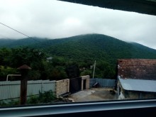Satılır Həyət evi, Oğuz.ş-1