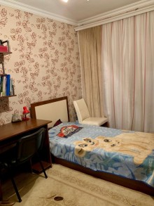 Satılır Köhnə Tikili, Xətai.r, H.Aslanov, Həzi Aslanov.m-2