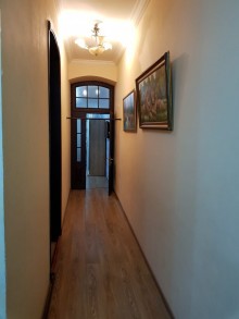 Satılır Köhnə Tikili, Nəsimi.r, 28 May.m-7