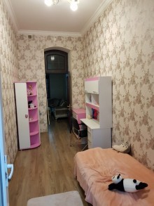 Satılır Köhnə Tikili, Nəsimi.r, 28 May.m-12