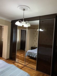 Satılır Köhnə Tikili, Nəsimi.r, 4-cü mikrorayon, 20 Yanvar.m-4