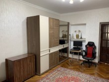 Satılır Köhnə Tikili, Nəsimi.r, 4-cü mikrorayon, 20 Yanvar.m-10