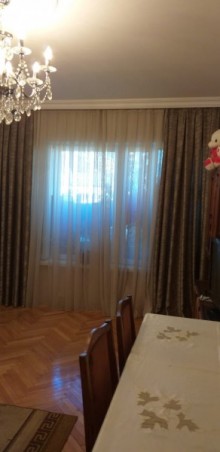 Satılır Köhnə Tikili, Nəsimi.r, 28 May.m-3
