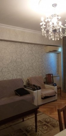 Satılır Köhnə Tikili, Nəsimi.r, 28 May.m-5