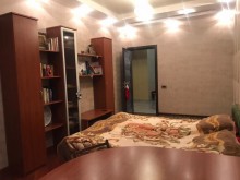 Satılır Yeni Tikili, Nəsimi.r, 28 May.m-9
