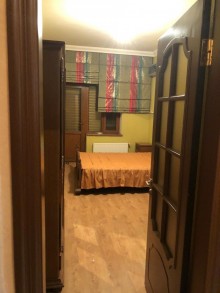 Satılır Yeni Tikili, Nəsimi.r, 28 May.m-10