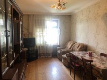 Satılır Köhnə Tikili, Binəqədi.r, 7-ci mikrorayon, Azadlıq.m-1