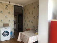 Satılır Köhnə Tikili, Binəqədi.r, 7-ci mikrorayon, Azadlıq.m-6