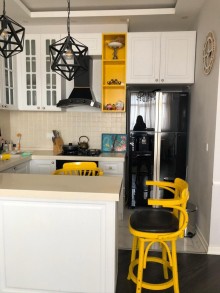 Satılır Yeni Tikili, Nizami.r, Qara Qarayev.m-9