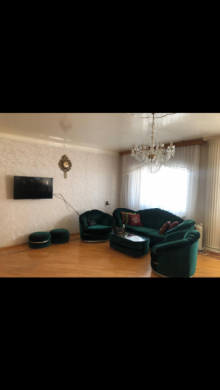 Satılır Köhnə Tikili, Binəqədi.r, 8-ci mikrorayon, Azadlıq.m-1