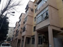 Satılır Köhnə Tikili, Binəqədi.r, 7-ci mikrorayon, Azadlıq.m-1