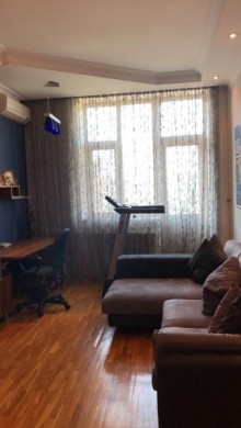 Satılır Yeni Tikili, Nəsimi.r-5