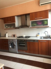Satılır Yeni Tikili, Nəsimi.r-7