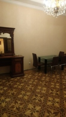 Satılır Köhnə Tikili, Nəsimi.r, Gənclik.m-7