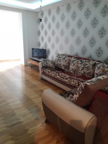 Satılır Köhnə Tikili, Binəqədi.r, 7-ci mikrorayon, Azadlıq.m-1