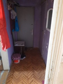 Satılır Köhnə Tikili, Binəqədi.r, 7-ci mikrorayon, Azadlıq.m-6