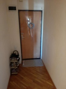 Satılır Köhnə Tikili, Binəqədi.r, 8-ci mikrorayon, Azadlıq.m-7
