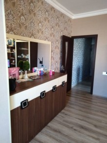 Satılır Köhnə Tikili, Binəqədi.r, 8-ci mikrorayon-4