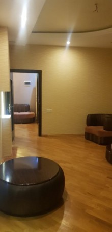 Satılır Yeni Tikili, Binəqədi.r, 7-ci mikrorayon, Azadlıq.m-2
