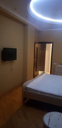 Satılır Yeni Tikili, Binəqədi.r, 7-ci mikrorayon, Azadlıq.m-5