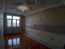 Satılır Yeni Tikili, Binəqədi.r, 8-ci mikrorayon, Azadlıq.m-5