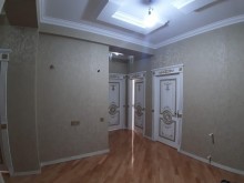 Satılır Yeni Tikili, Binəqədi.r, 8-ci mikrorayon, Azadlıq.m-9